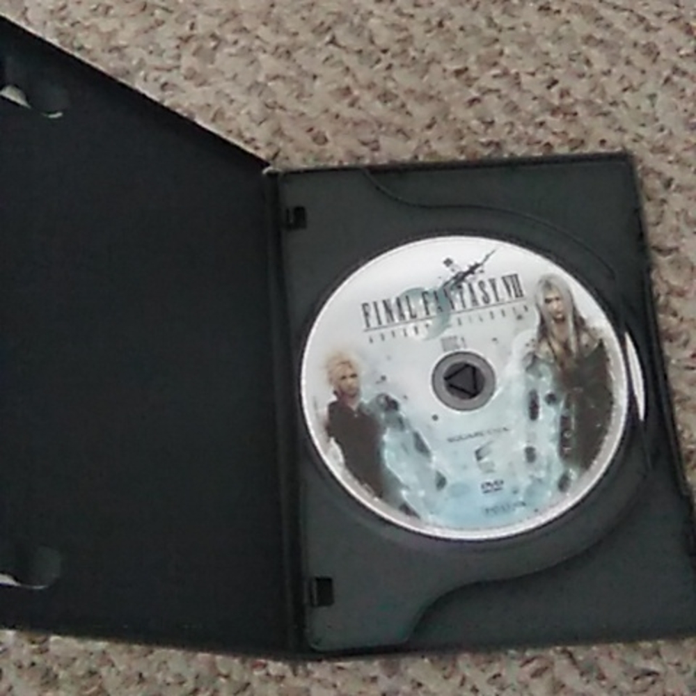 Final Fantasy 7 Advent Children DVD - Picture 4 of 6